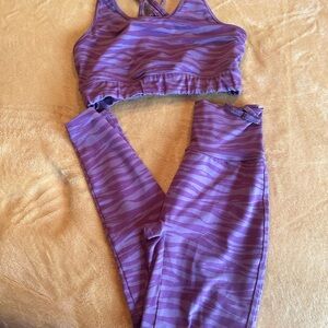 Bombshell tiger print sports bra. Size L good condition